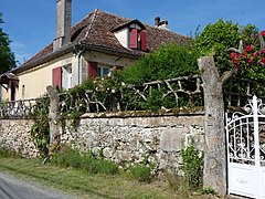 Stenrækværk fra Domaine de Bellevue Cottage i Lembras