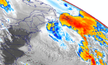 Imagine de satelit a nord-estului Statelor Unite și a vestului Oceanului Atlantic, cu un ciclon slab definit