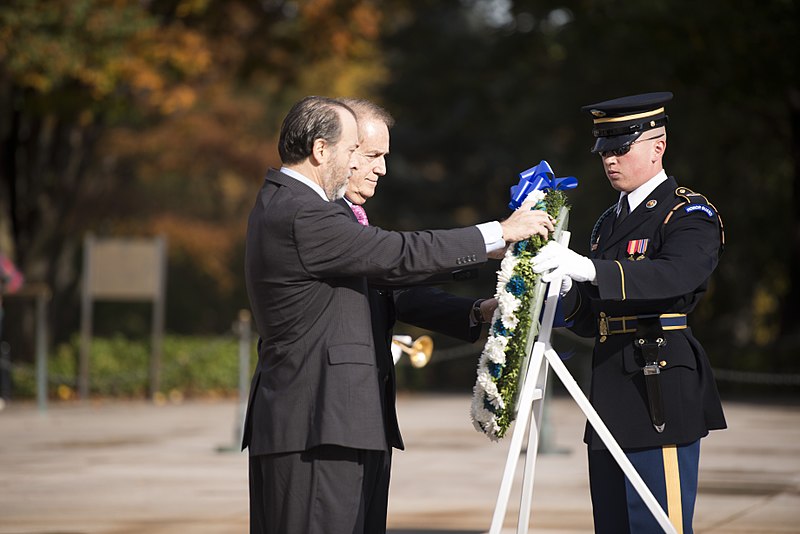 File:Representatives from the Washington Oxi Day Foundation lay a wreath at the Tomb of the Unknown Soldier at Arlington National Cemetery (22387804180).jpg