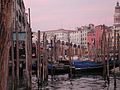 Lo Canal Grande a ras del Pont de Rialto