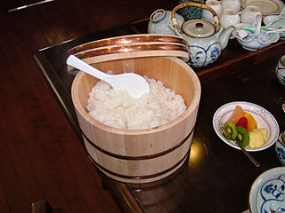 <span class="mw-page-title-main">Tub (container)</span> Type of large bowl typically for washing or packaging