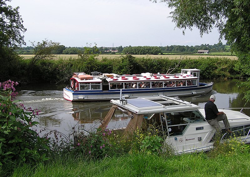 File:River avon at keynsham arp.jpg