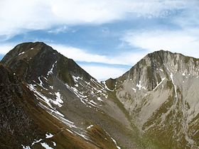 Strahlkopf ve Rothornspitze'nin görünümü.