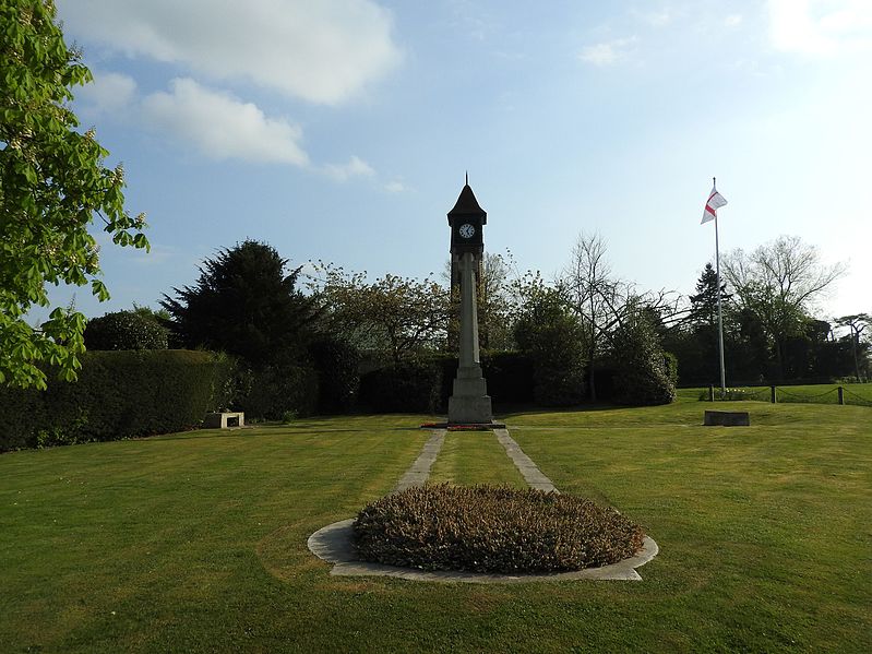 File:Sandhurst war memorial 3306s.JPG