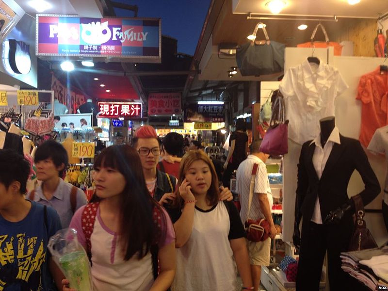 File:Shilin Night Market from VOA (3).jpg