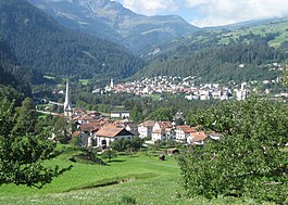 Sils im Domleschg (foreground)