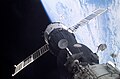 Sojuz TMA-1 pripojený k spojovaciemu uzlu modulu Pirs na ISS, 4. november 2002