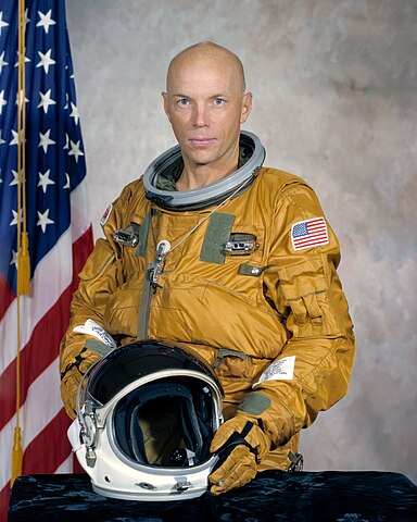 Astronaut Dr. F. Story Musgrave, NASA photo S79-37745 (26 October 1979)Source: Wikipedia (www.jsc.nasa.gov unavailable August 2019) 384px-StoryMusgrave.jpg