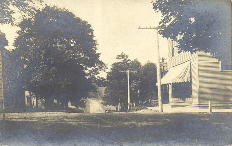 File:Street in Benton, Ohio (12840500295).jpg