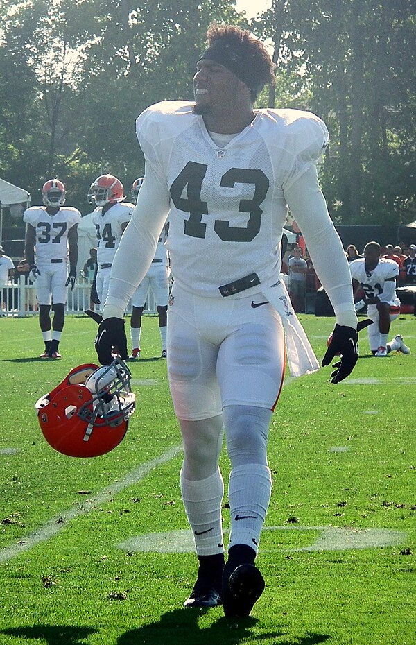 Ward with the Browns training camp in 2012