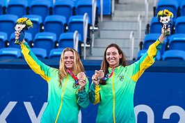 Luisa Stefani vence torneio feminino de duplas do WTA 1000 em