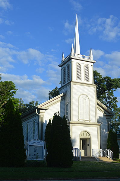 File:Table Grove Community Church.jpg