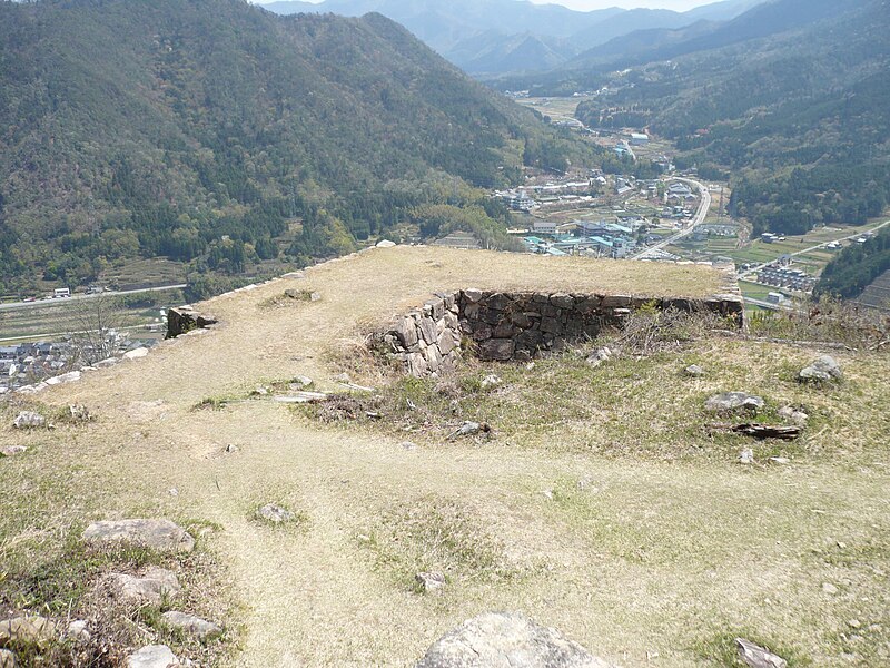 File:Takeda castle 46.jpg