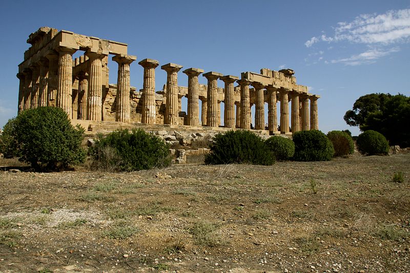 File:Temple E Selinunte060.jpg