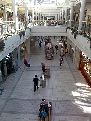 <span class="mw-page-title-main">Howard Centre</span> Shopping mall in Welwyn Garden City, Hertfordshire