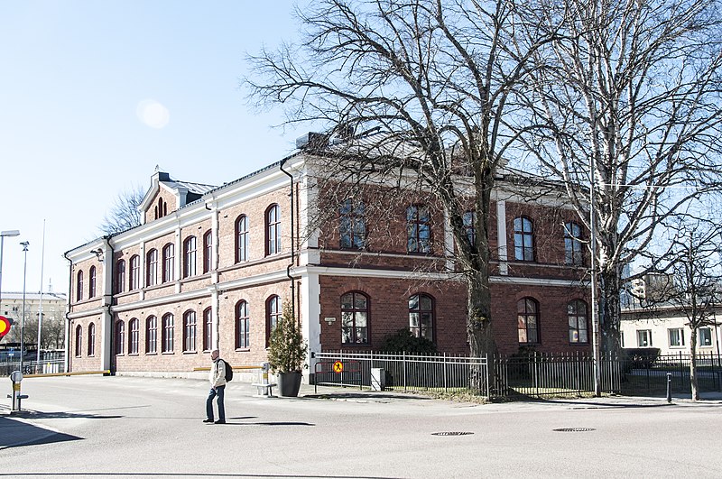 File:Tjäderskolan, Karlstad.JPG