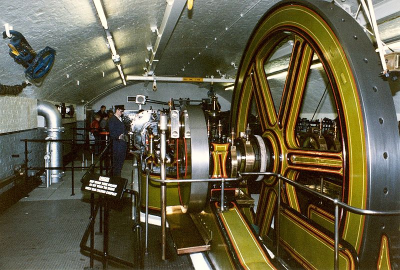 File:Tower bridge steam engine.jpg