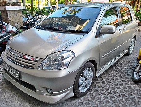 Toyota raum. Тойота Раум 3. Toyota Raum в обвесе. Тойота Раум 2011.