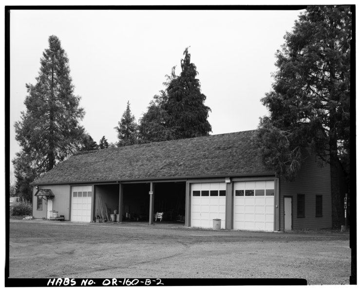 File:VIEW OF WEST FRONT AND SOUTH SIDE OF BUILDING -2301, FACING NORTHEAST. - Medford Service Center, Road Crew Building, 1319 McAndrews Road, Medford, Jackson County, OR HABS ORE,15-MED,1B-2.tif