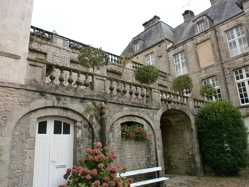 File:Valognes - Hôtel Grandval-Caligny (4).JPG