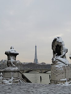 View of Paris in the winter (38441642120).jpg