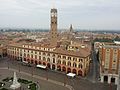 Vista della piazza Saffi di Forlì con il suo Palazzo Comunale e la sua Torre Civica.jpg