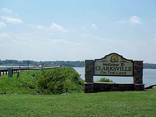 <span class="mw-page-title-main">Clarksville, Virginia</span> Town in Virginia, United States