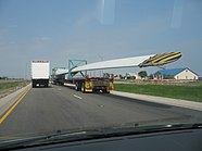 Wind turbine blade transport I-35.jpg