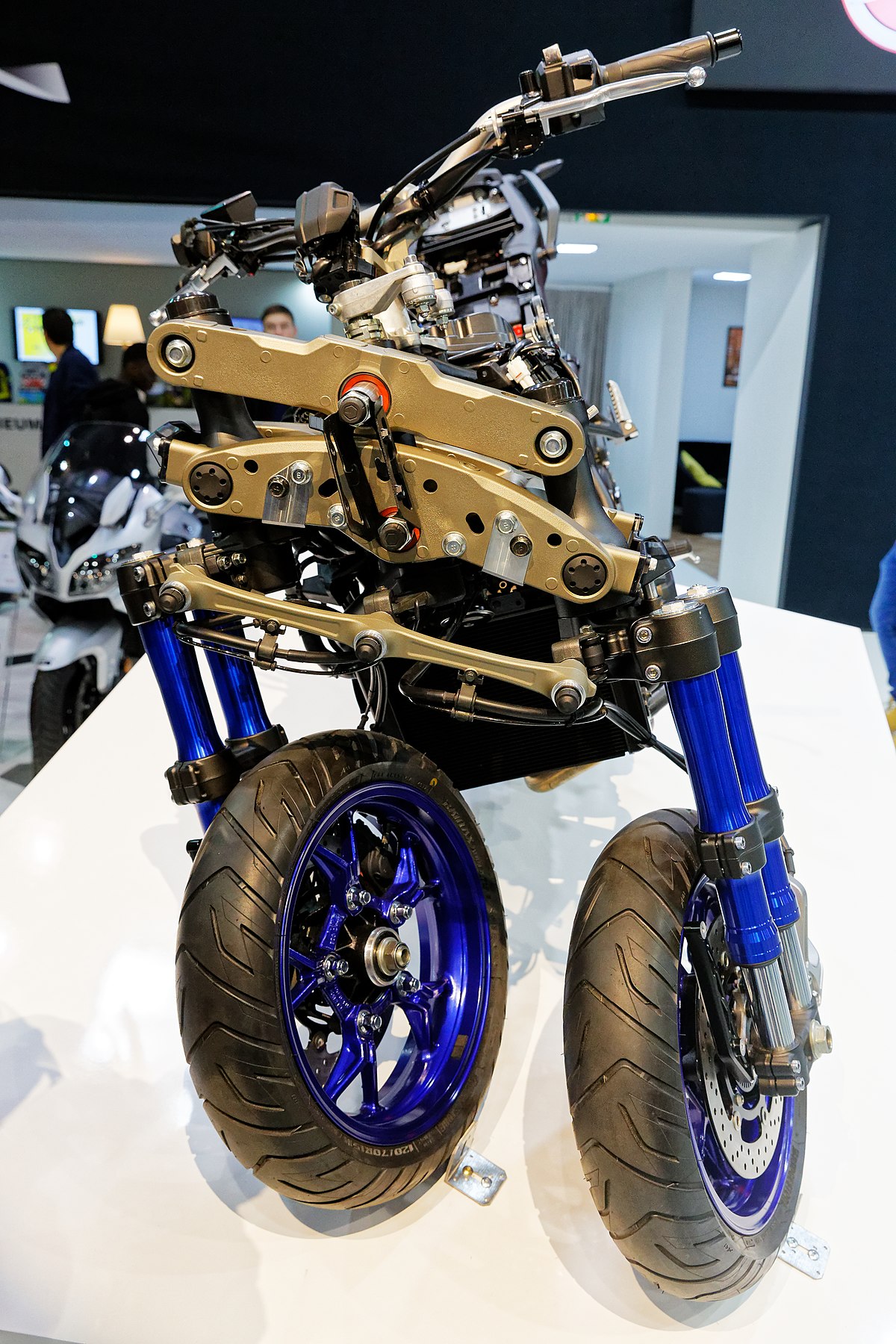 File:Yamaha Niken - Mondial de l'Automobile de Paris 2018 - 002