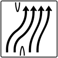 Zeichen 501–63 Überleitungstafel – ohne Gegenverkehr – vierstreifig nach rechts, davon zwei Fahrstreifen übergeleitet