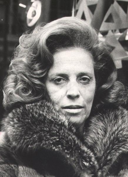 File:Zuzu Angel durante o lançamento de sua coleção em Nova York, 1972.tif