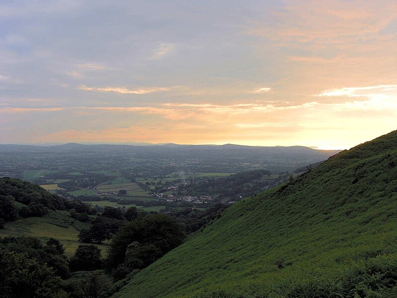 Delwedd:Dyffr Cl o Foel y Parc Mehef 2009.jpg