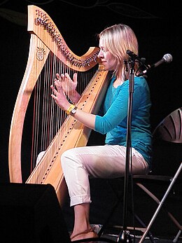 Gwenan Gibbard: Telynores o chantores o Gymraes