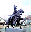 Y Cerflun newydd o Owain Glyndŵr yng Nghorwen (2008)