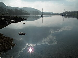 Coniston Water o'r gogledd