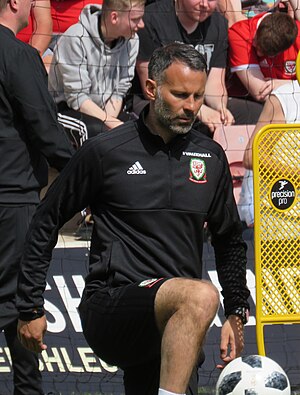 Ryan Giggs: Bywyd cynnar, Torri record ar ôl record, Y blynyddoedd cynnar