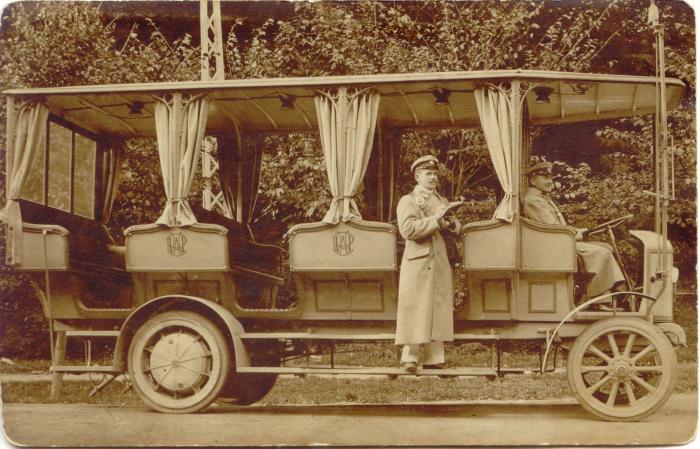 Datei:Trolleybus Bratislava–Železná studienka 1909.jpg