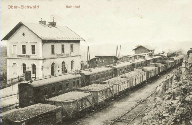 Datei:Bahnhof Eichwald um 1910.JPG