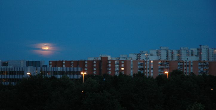 Datei:Vollmond neuperlach 0002.jpg