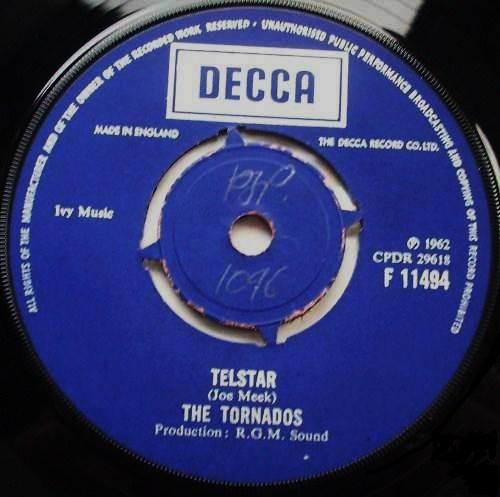 Datei:Tornadoes - Telstar3.jpg