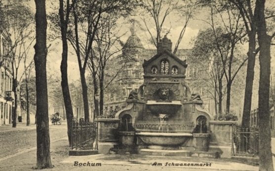 Datei:Bochum Schwanenmarkt Brunnen - A (1908).jpg