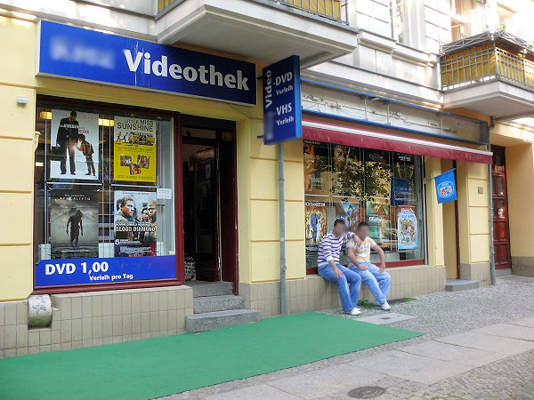 Datei:Videothek kawu.jpg