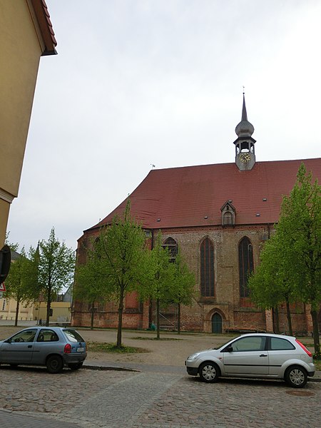 Datei:Bützow Stiftskirche 1.JPG