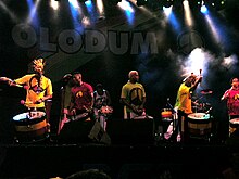 Olodum bei einem Auftritt im Vorfeld des Karnevals 2004