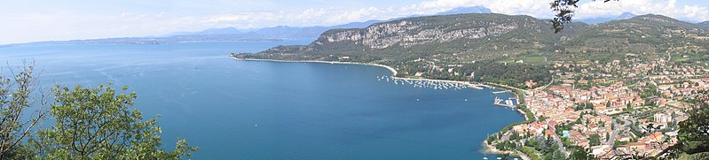 Datei:Bucht von Garda.jpg