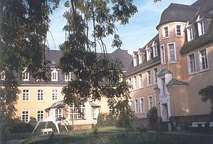 Stift Keppel: Lage von Stift Keppel, Geschichte, Liste der Äbtissinnen, Oberinnen, Schulleiterinnen und Schulleiter