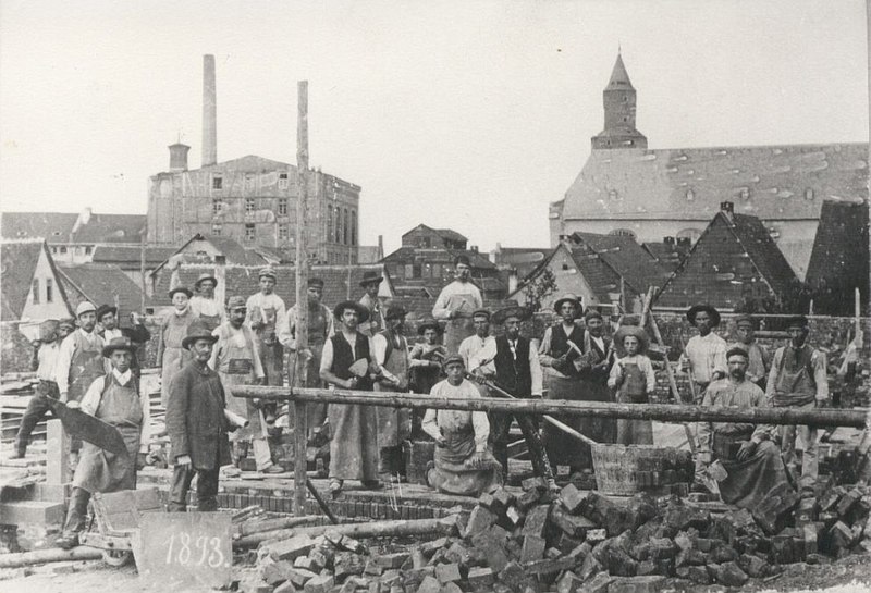 Datei:Bauarbeiten am Kalmenhof 1893.jpg