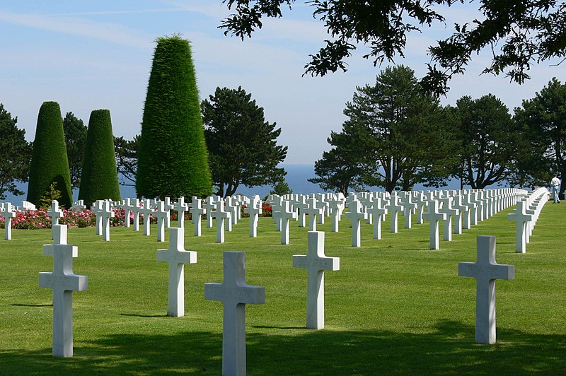 Datei:Soldatenfriedhof in Colleville-sur-Mer.jpg