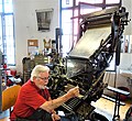 Druckwerkstatt Vorführung der Arbeit an der Linotype-Setzmaschine (2023)