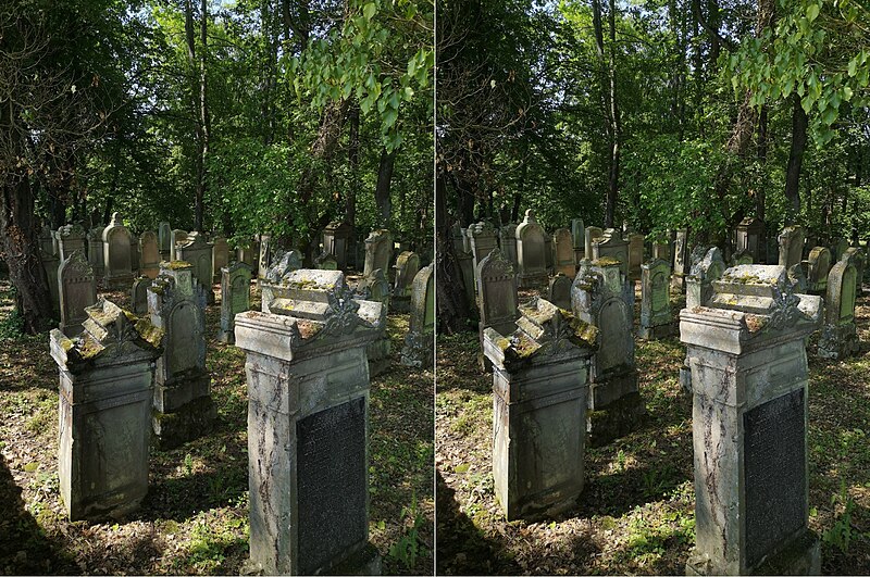 Datei:IMG 20230527 131617 23 juedischer friedhof STEREO.jpg